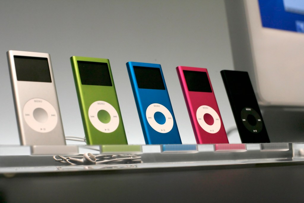 APPLE13_011_CAG.JPG The new iPod Nanos come in five different colors and now sport an aluminum shell. Apple unveils its latest iPod and iTunes upgrades and devices at a special event Tuesday, September 12, 2006, in San Francisco, Ca. Photo by Carlos Avila Gonzalez/The San Francisco Chronicle Photo taken on 9/12/06, in San Francisco, CA, USA **All names cq (source)